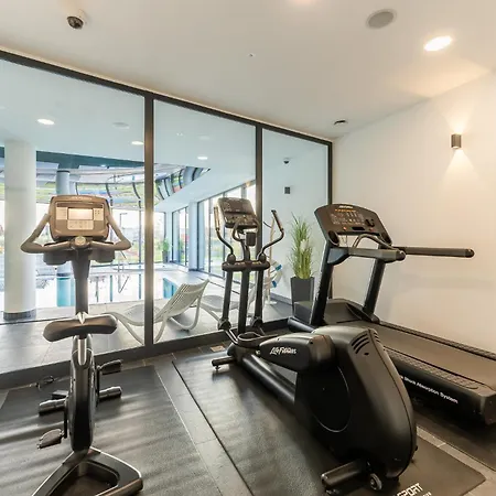 Westin House - Lighthouse, Basen, Sauna, Jacuzzi W Cenie